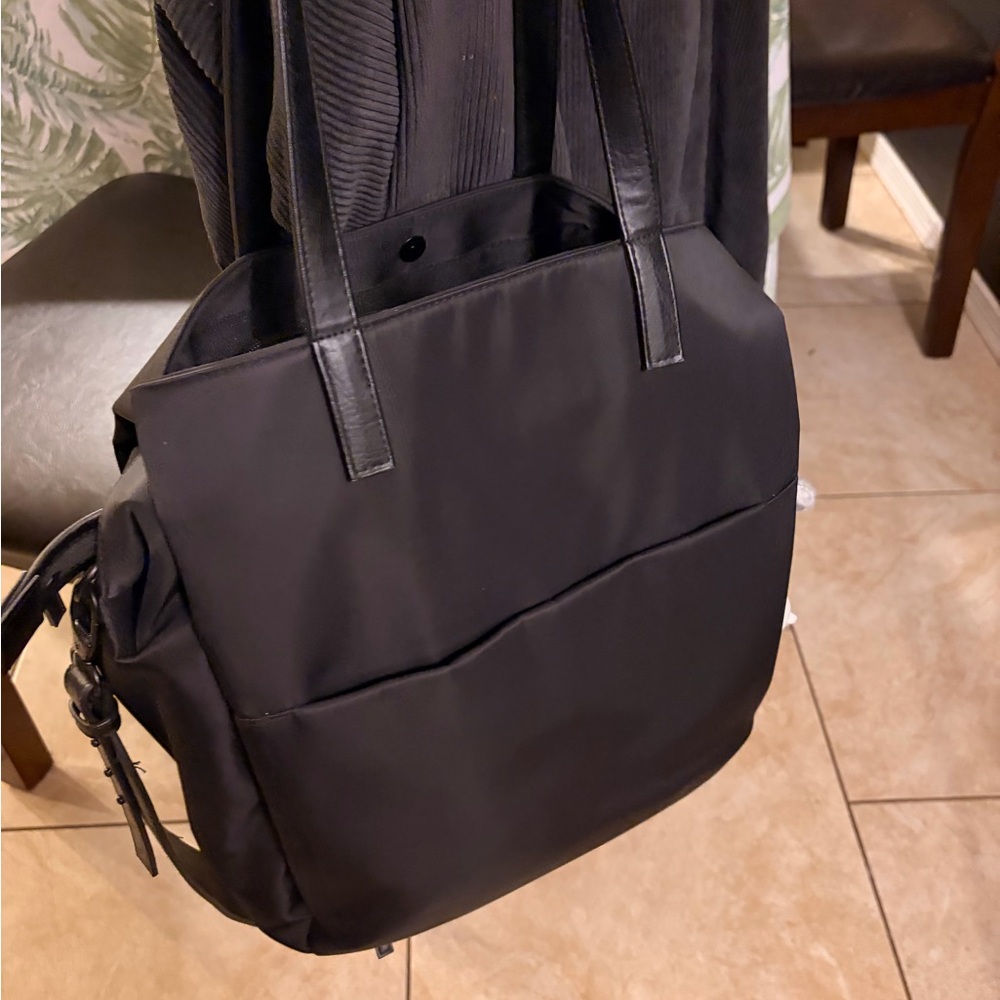 Beís Black Tote Bag – Sleek Everyday Carry